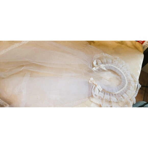 First HOLY COMMUNION/ Flower Girl Veil Headpiece Overlapping Tulle Lace VTG '50s - Picture 4 of 16
